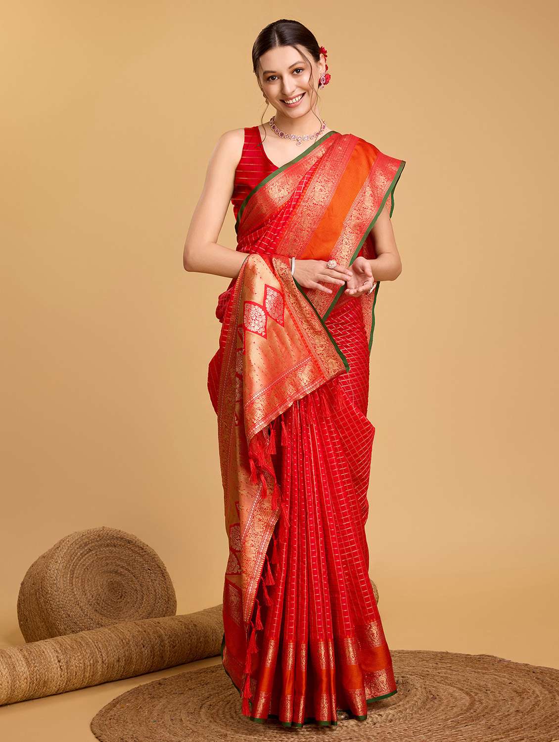 women checkered bordered saree with blouse