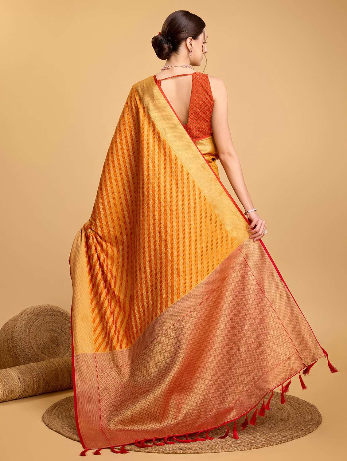 women self design banarasi saree with blouse - 22274070 -  Standard Image - 3