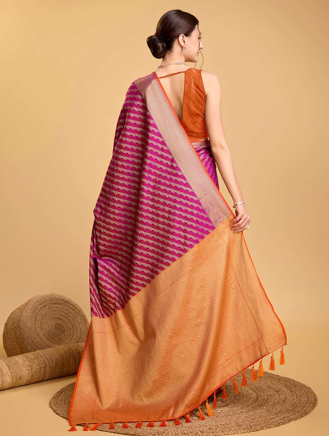 women self design banarasi saree with blouse - 22274073 -  Standard Image - 3