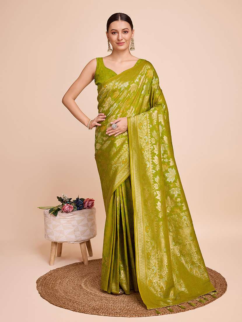 women self design banarasi saree with blouse