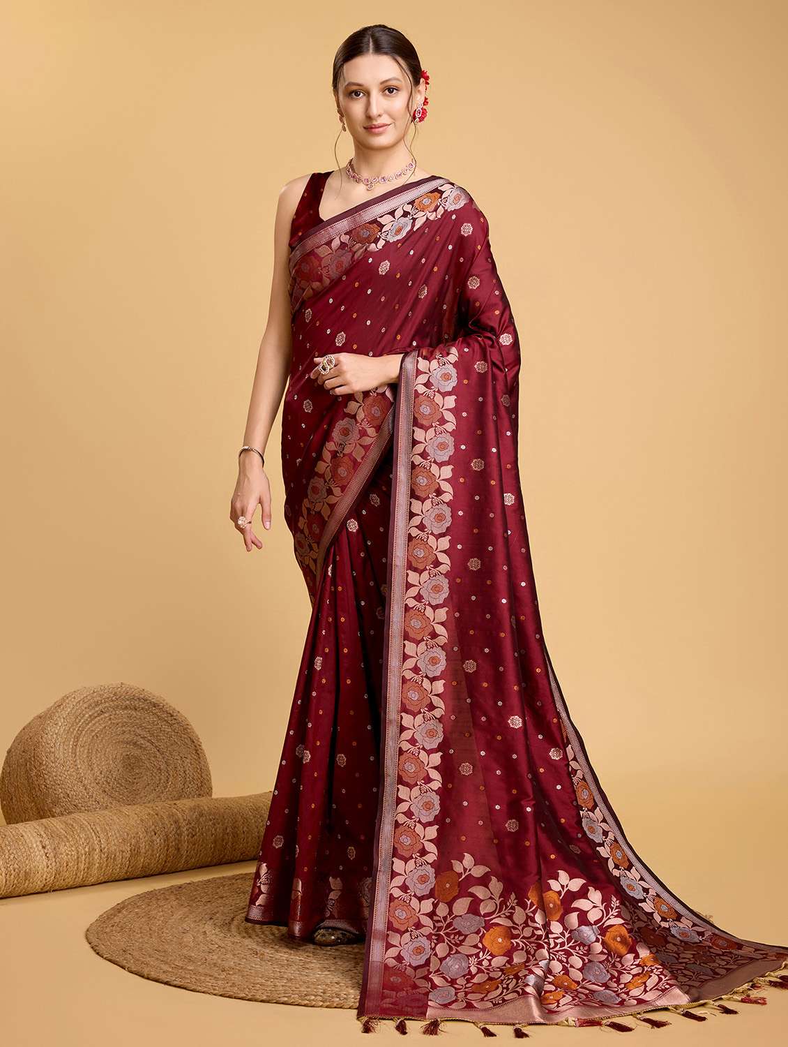 women self design banarasi saree with blouse