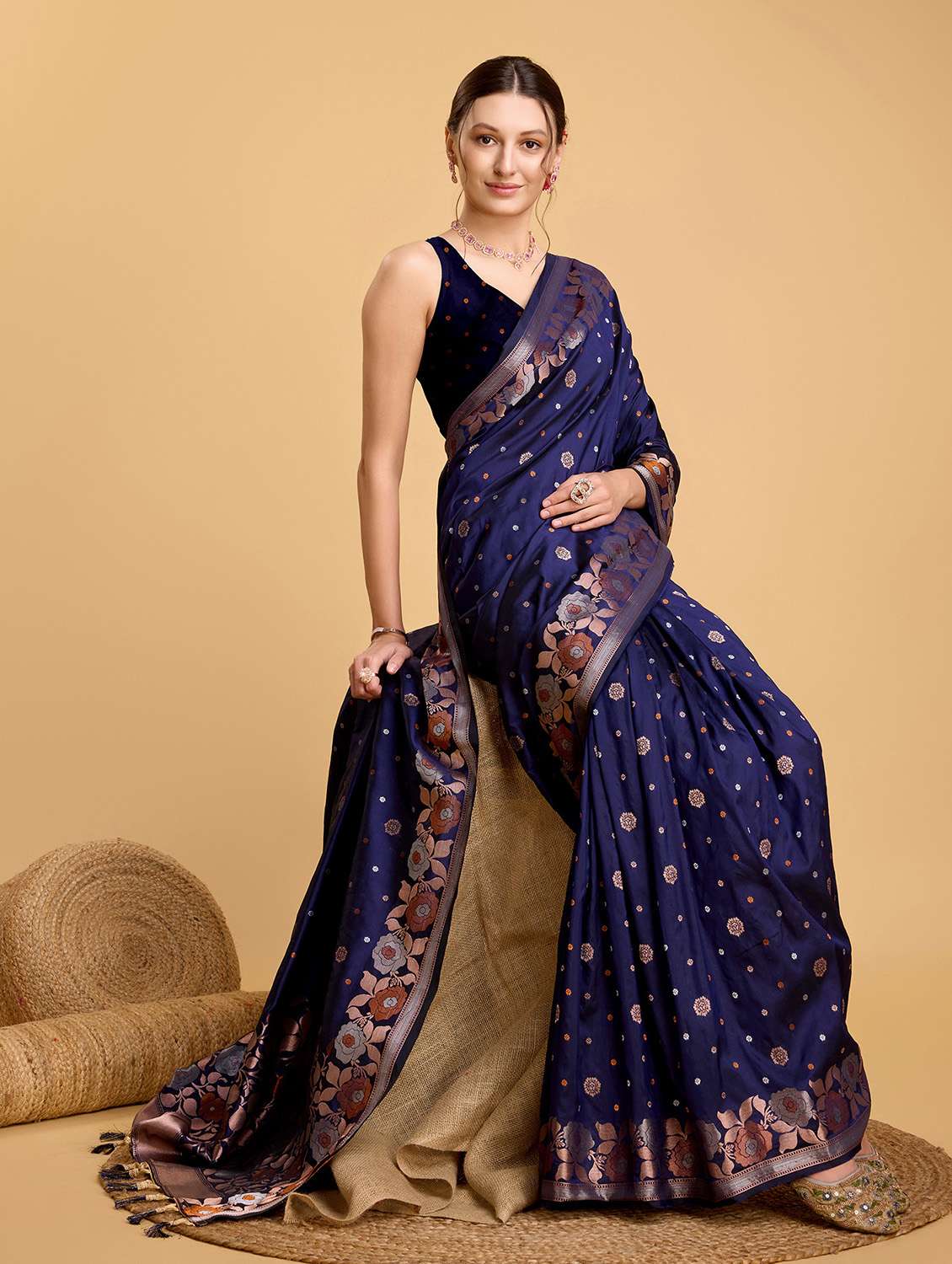 women self design banarasi saree with blouse - 22274091 -  Standard Image - 3