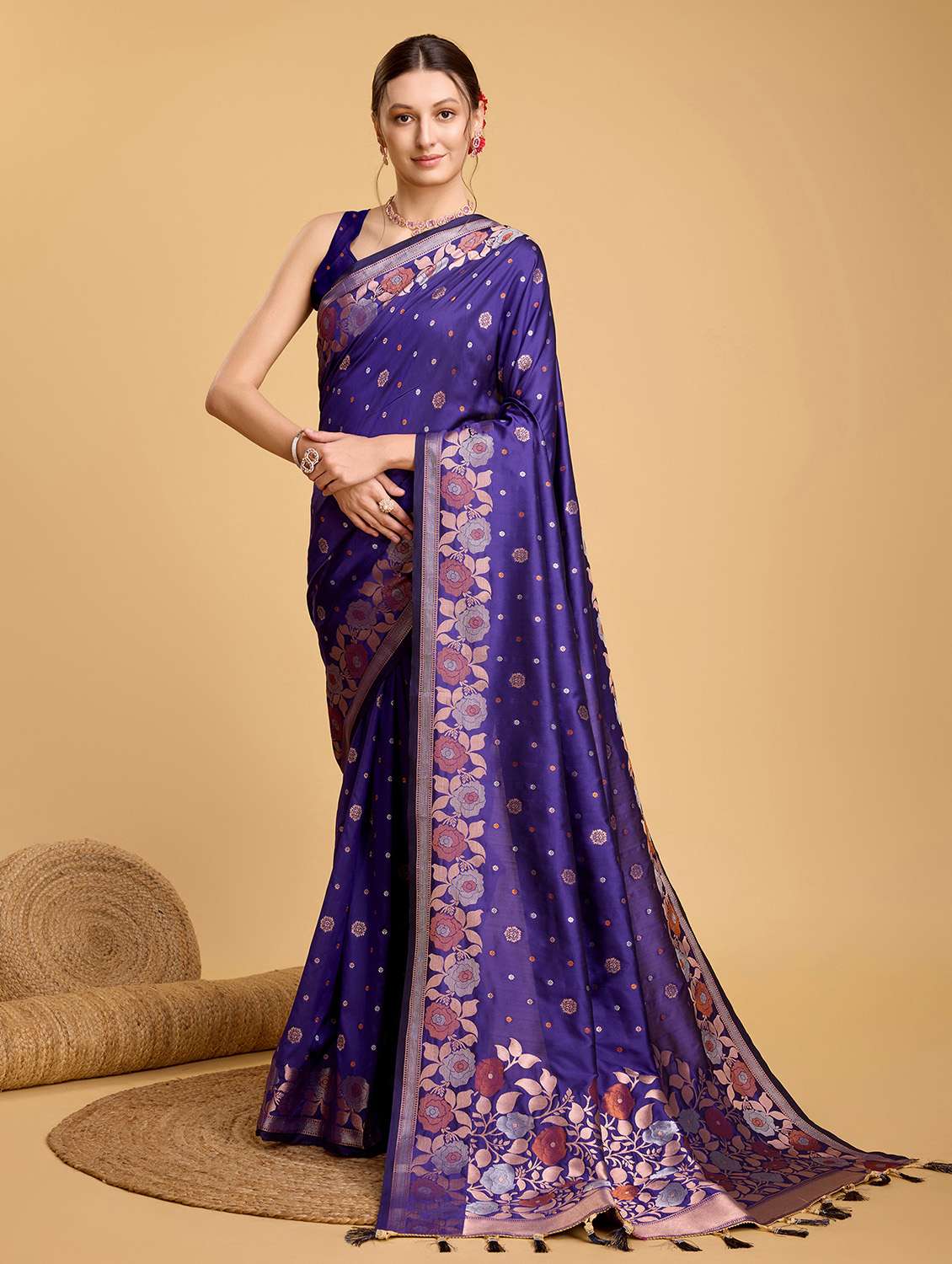 women self design banarasi saree with blouse