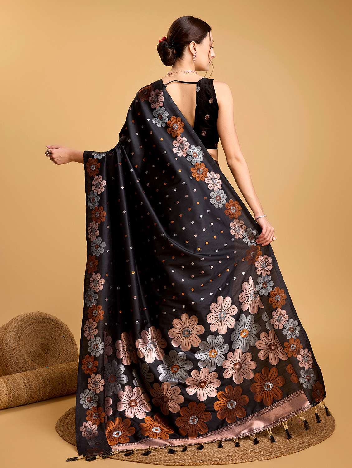 women self design banarasi saree with blouse - 22274094 -  Standard Image - 3