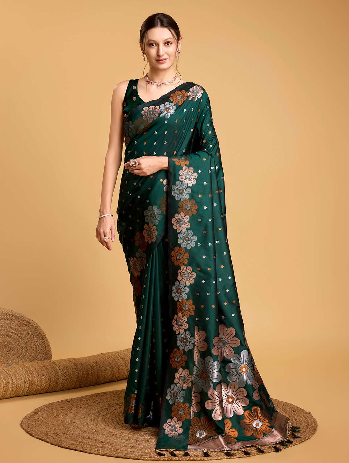 women self design banarasi saree with blouse