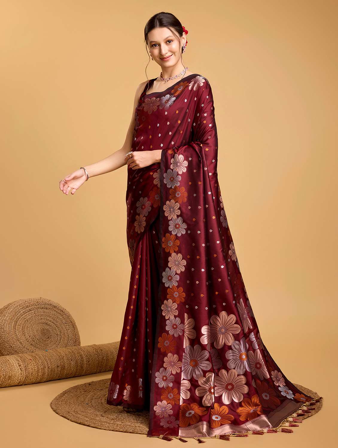 women self design banarasi saree with blouse