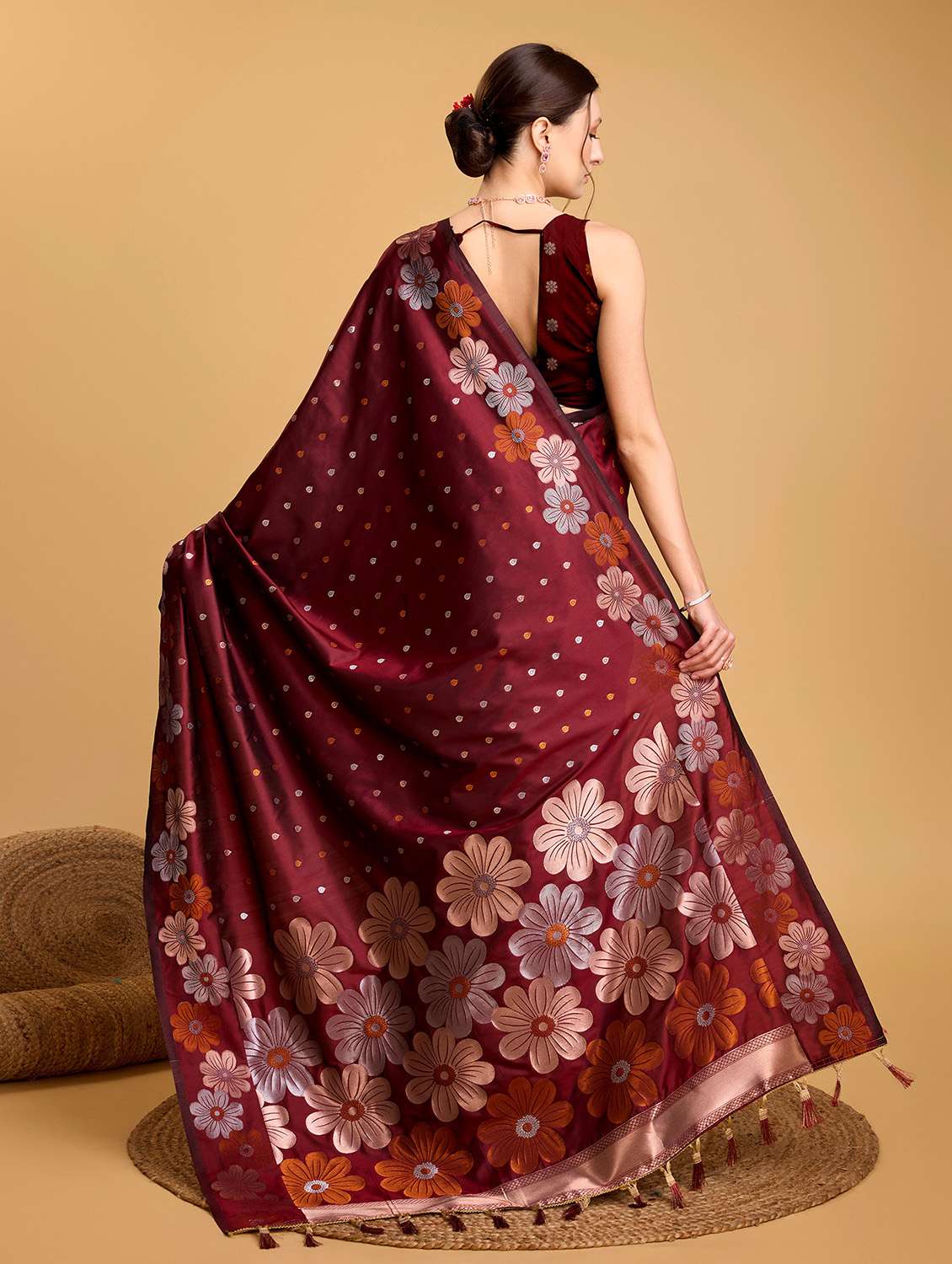 women self design banarasi saree with blouse - 22274096 -  Standard Image - 3