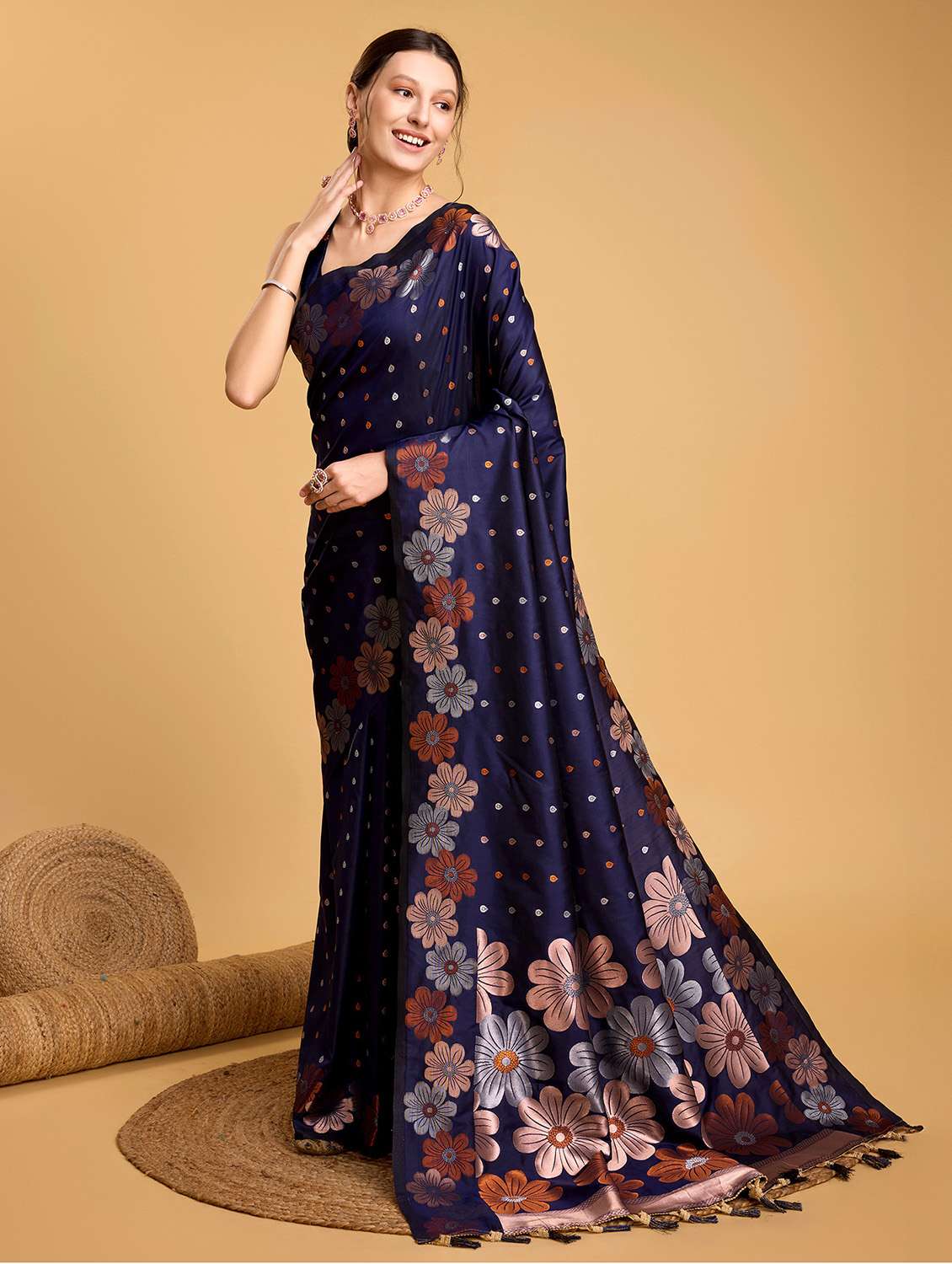 women self design banarasi saree with blouse