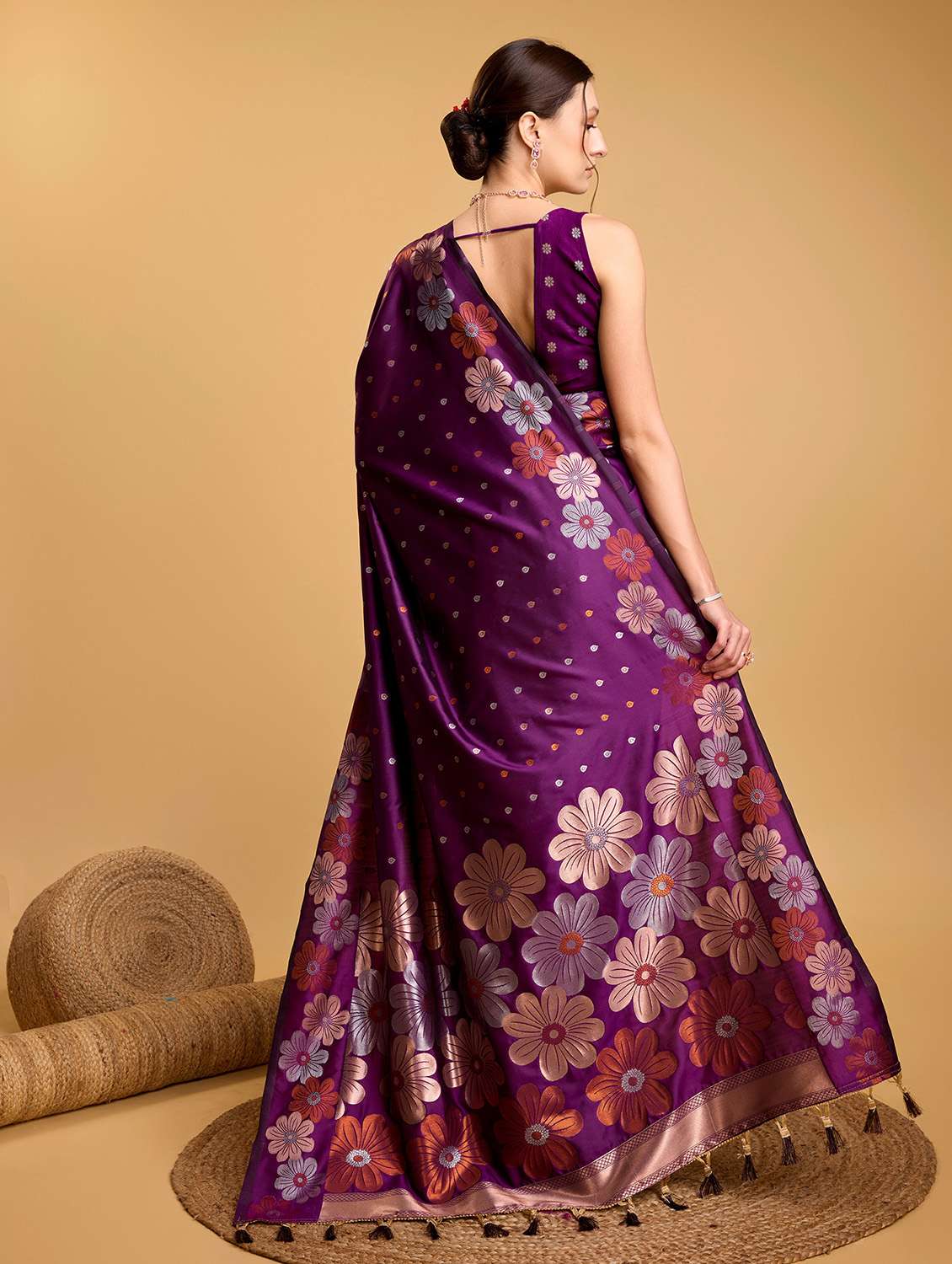 women self design banarasi saree with blouse - 22274099 -  Standard Image - 3