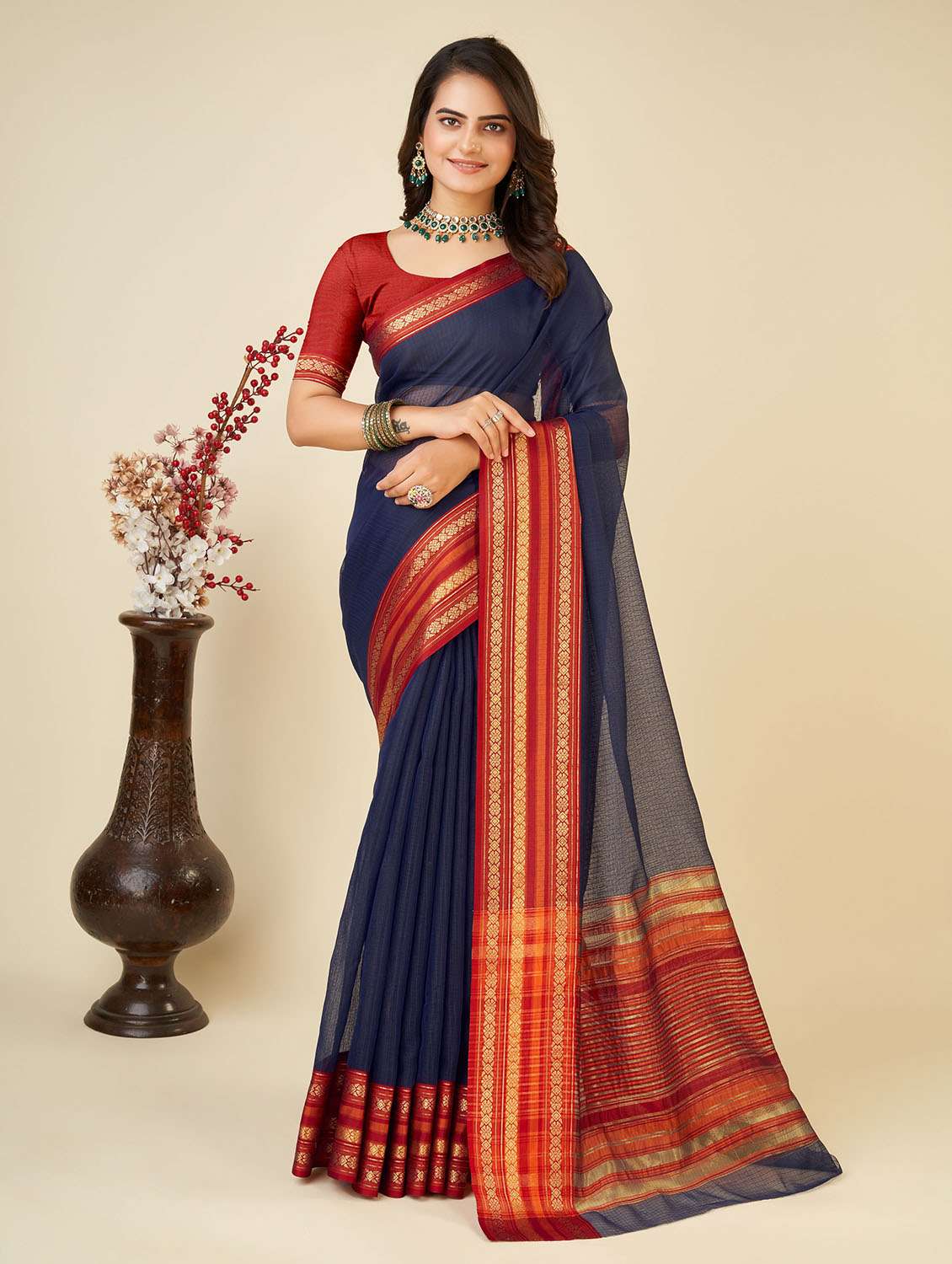 women solid with bordered saree with blouse
