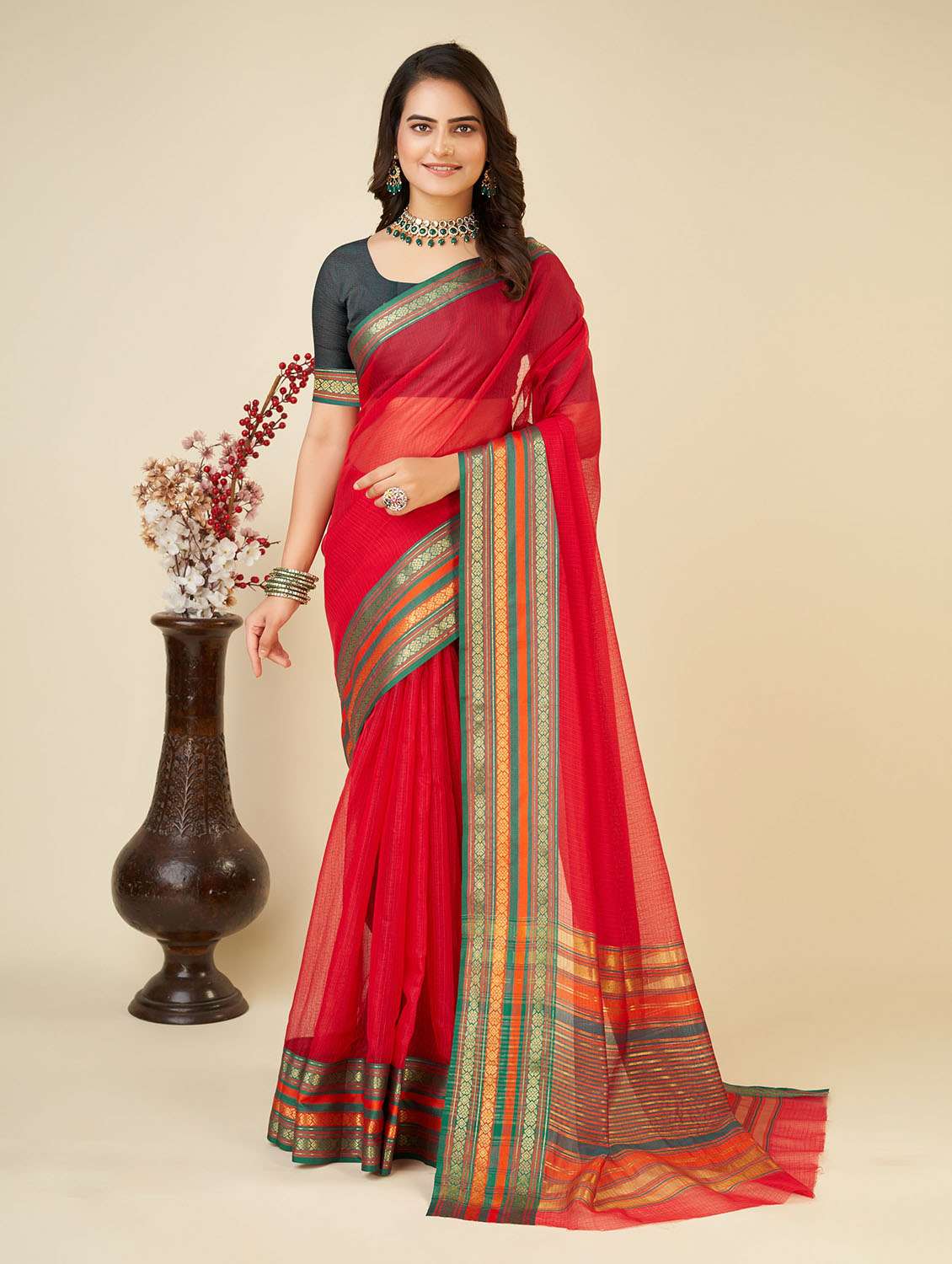 women solid with bordered saree with blouse