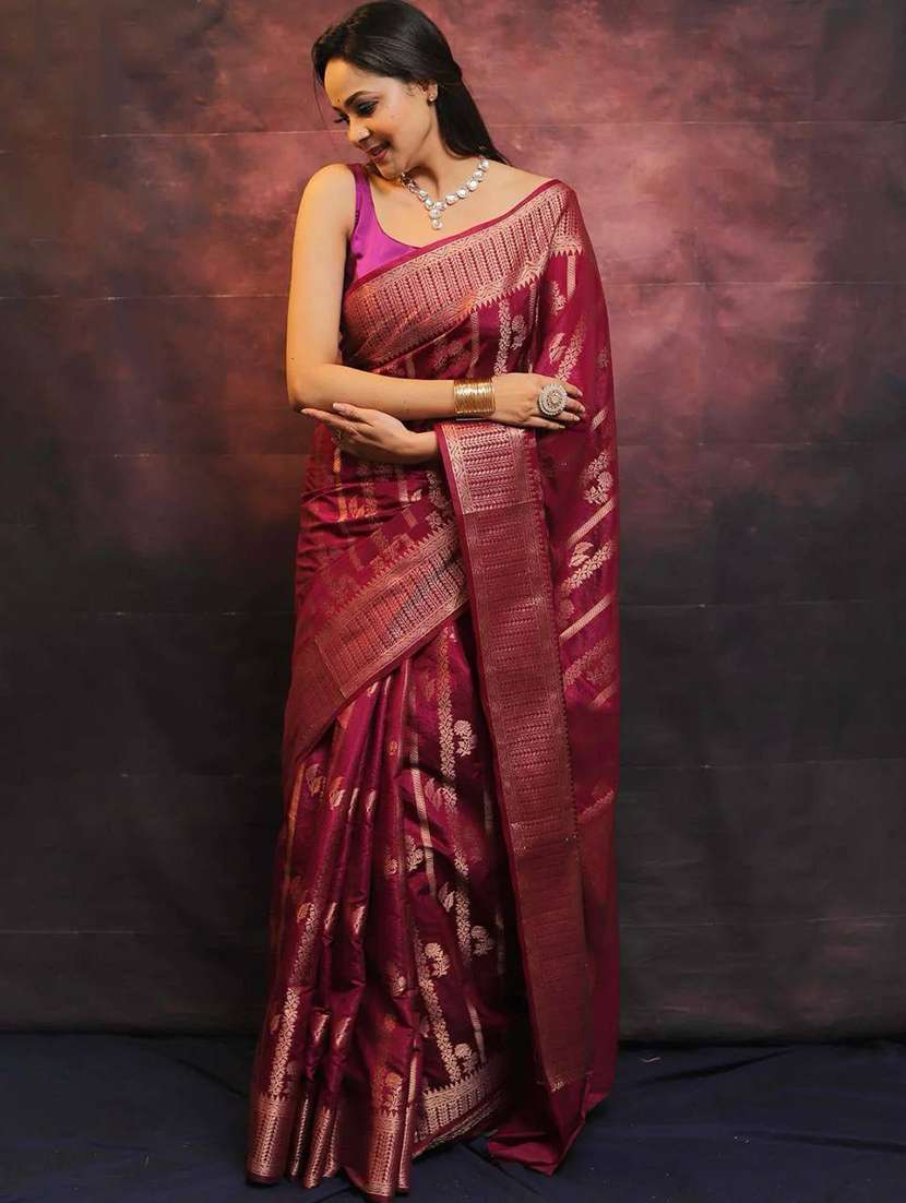women self design banarasi saree with blouse