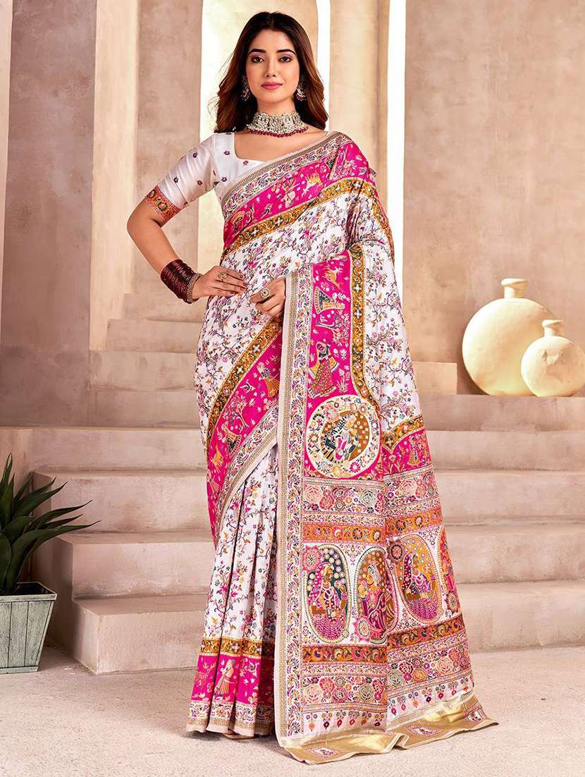 women self design bordered saree with blouse