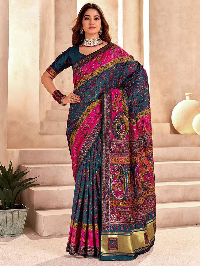 women self design bordered saree with blouse