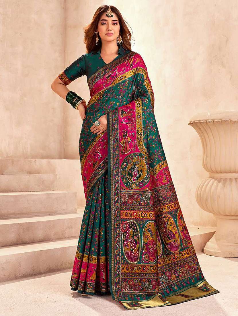 women self design bordered saree with blouse