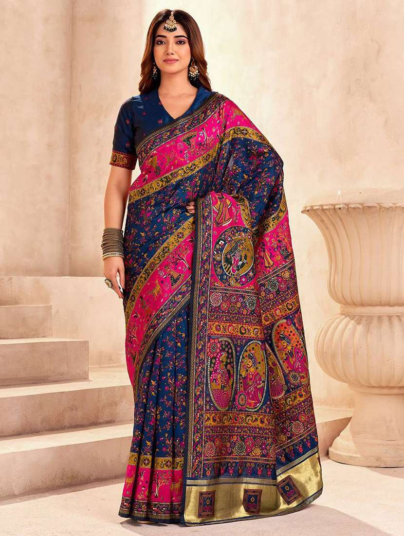 women self design bordered saree with blouse