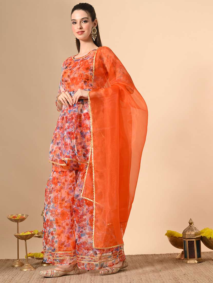 women floral print kurta and sharara with dupatta  - 22274268 -  Standard Image - 3