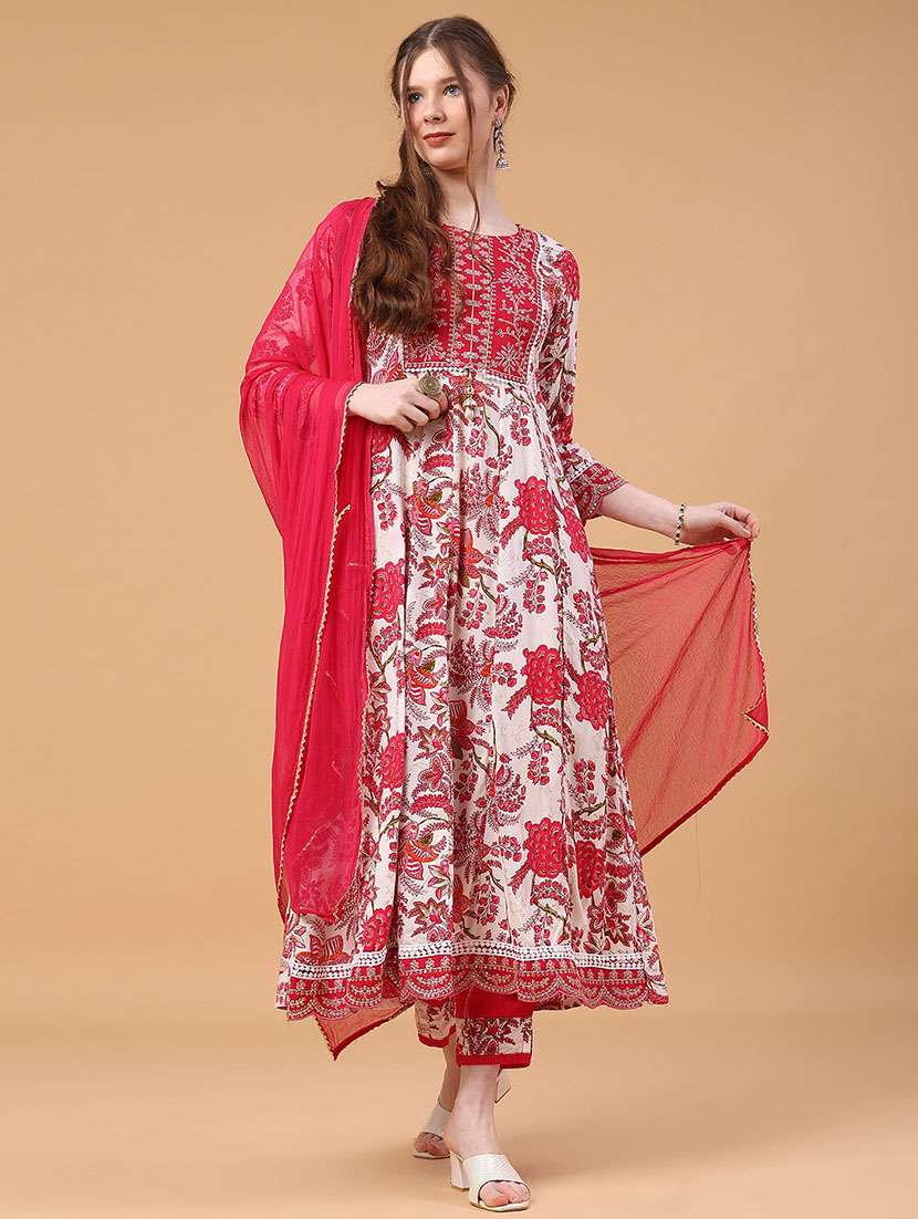 women floral three quarter sleeve kurta pant with dupatta set