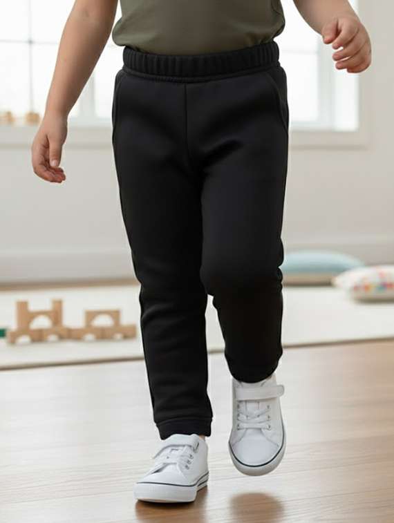 boys solid mid rise jogger