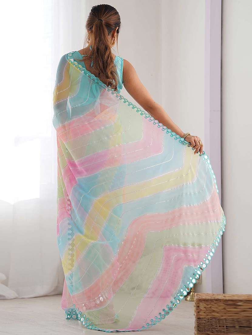 women printed casual wear saree with blouse - 22275452 -  Standard Image - 3