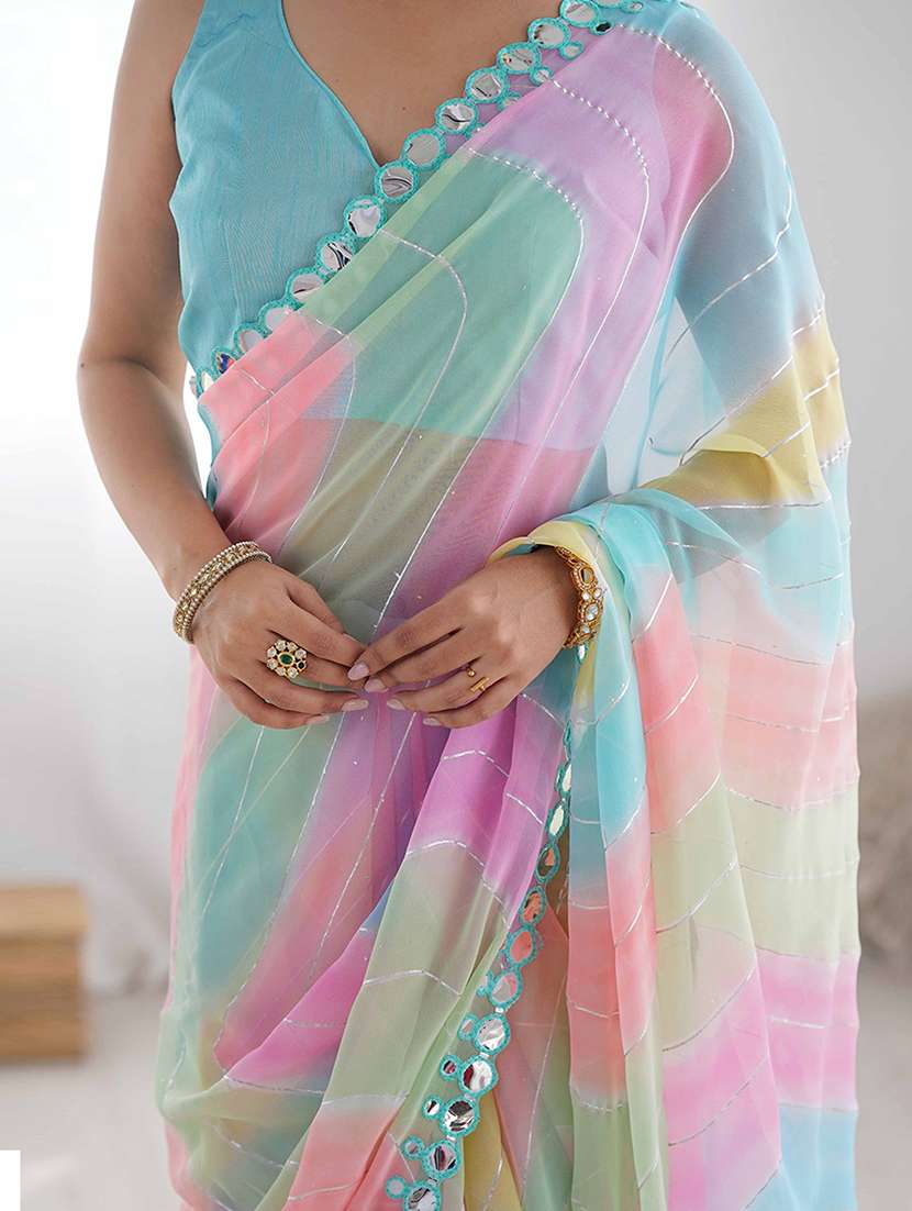 women printed casual wear saree with blouse - 22275452 -  Standard Image - 5