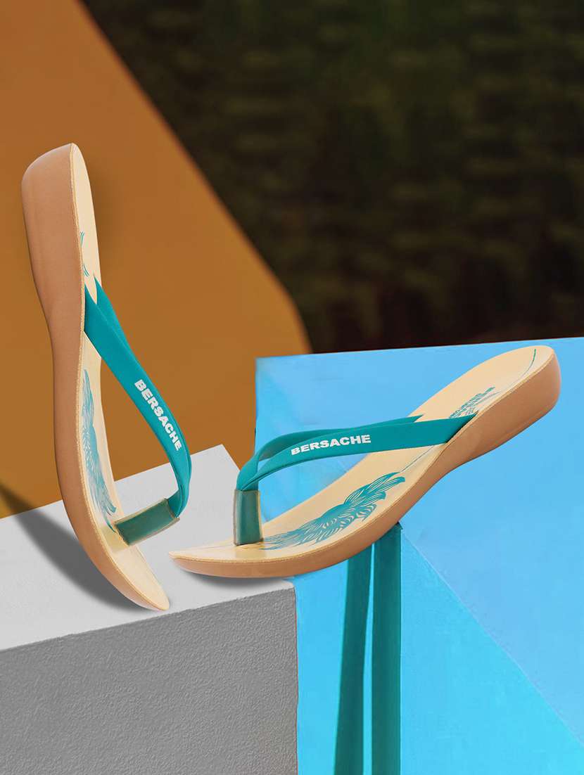 women solid open toe flip flop