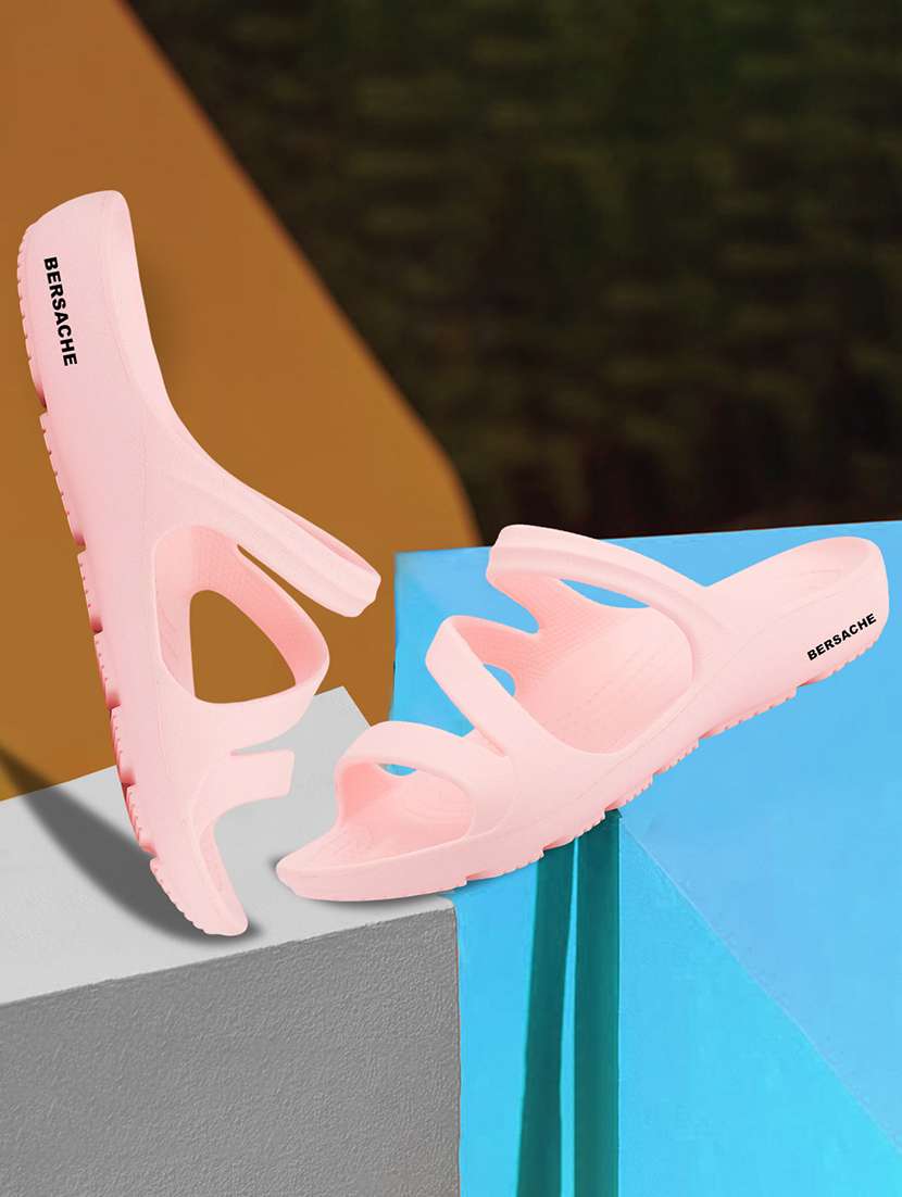 women solid slip on flip flop