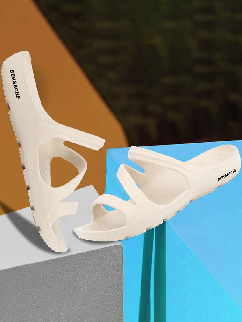 women solid slip on flip flop