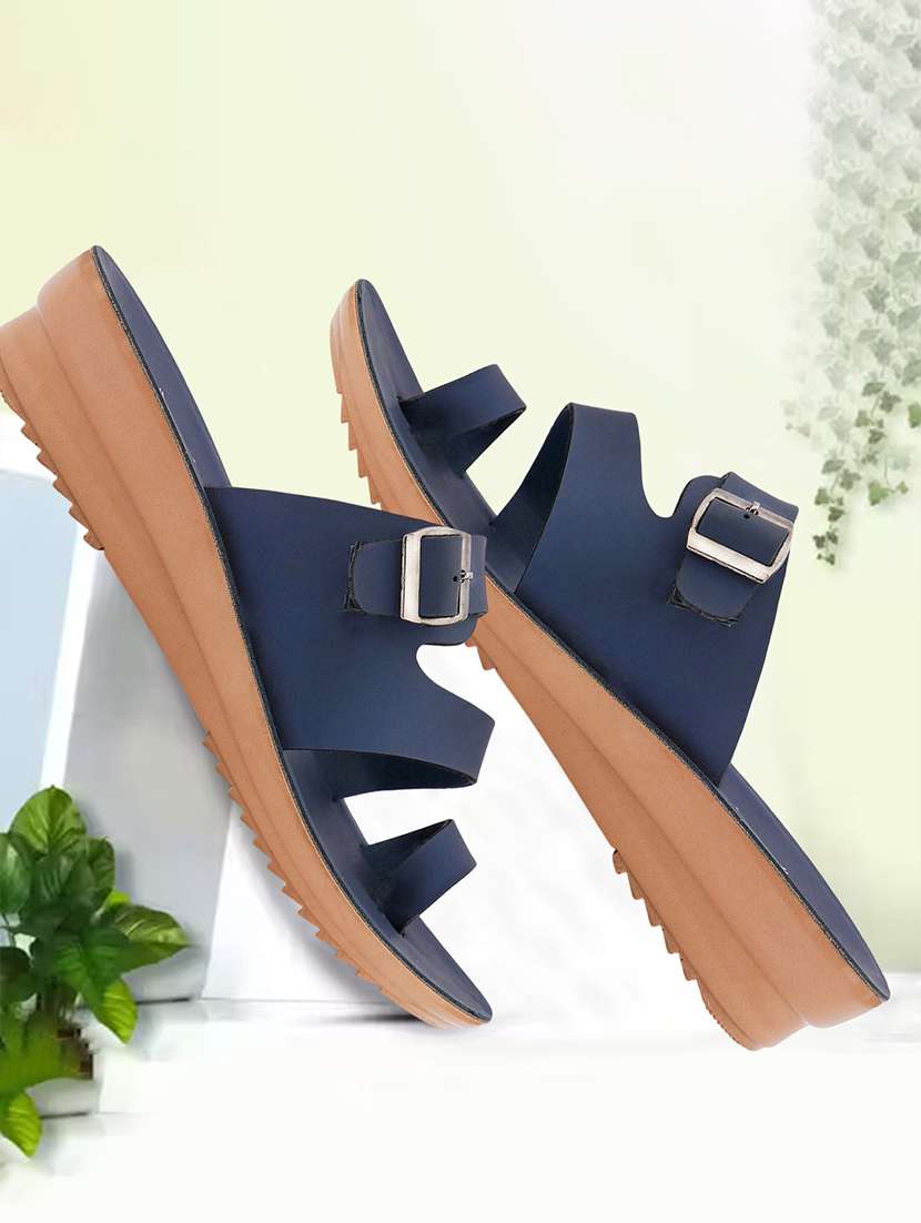 women solid slip on flip flop