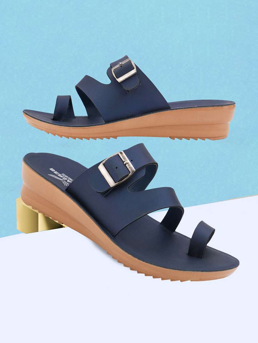 women solid slip on flip flop