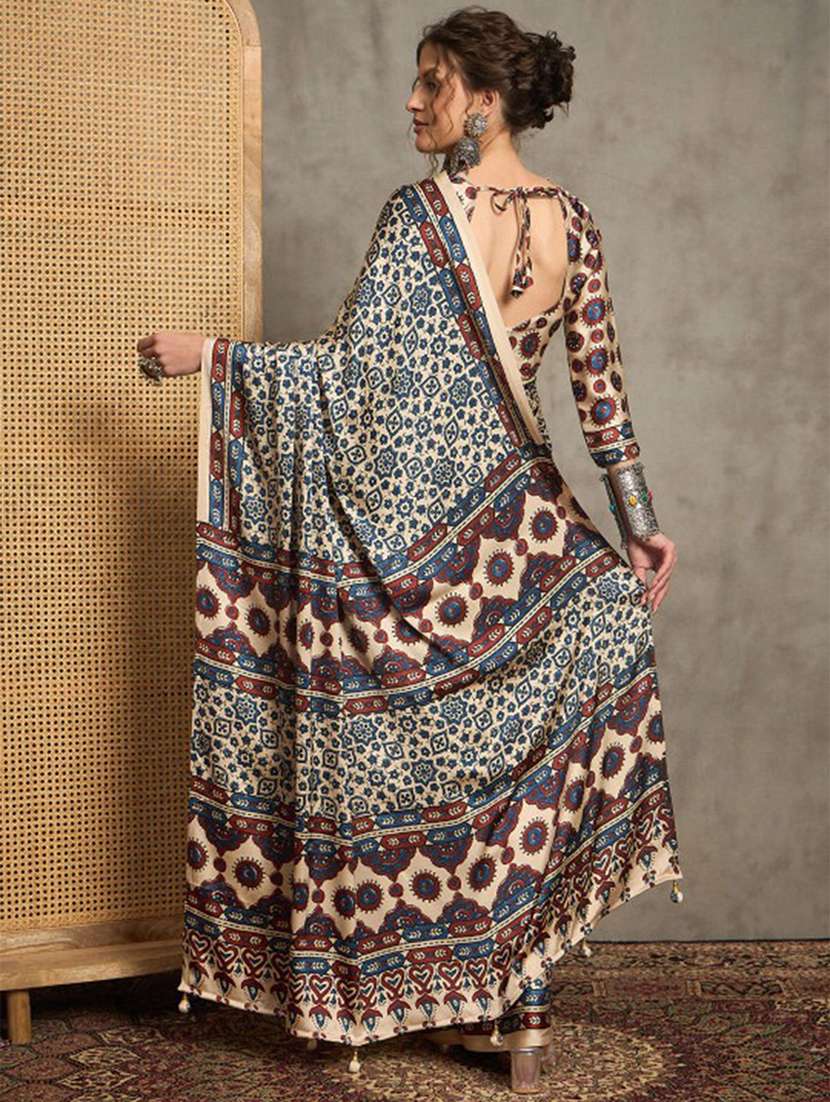 women printed casual wear saree with blouse - 22275539 -  Standard Image - 3
