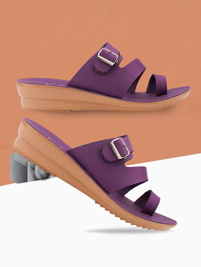 women solid slip on flip flop