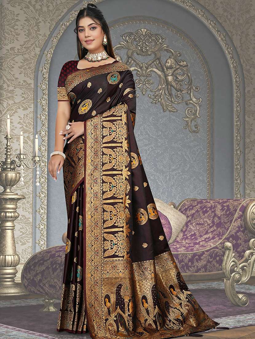 women self design banarasi saree with blouse