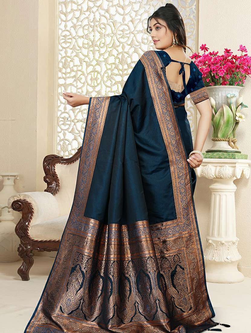 women solid with bordered saree with blouse - 22275915 -  Standard Image - 3