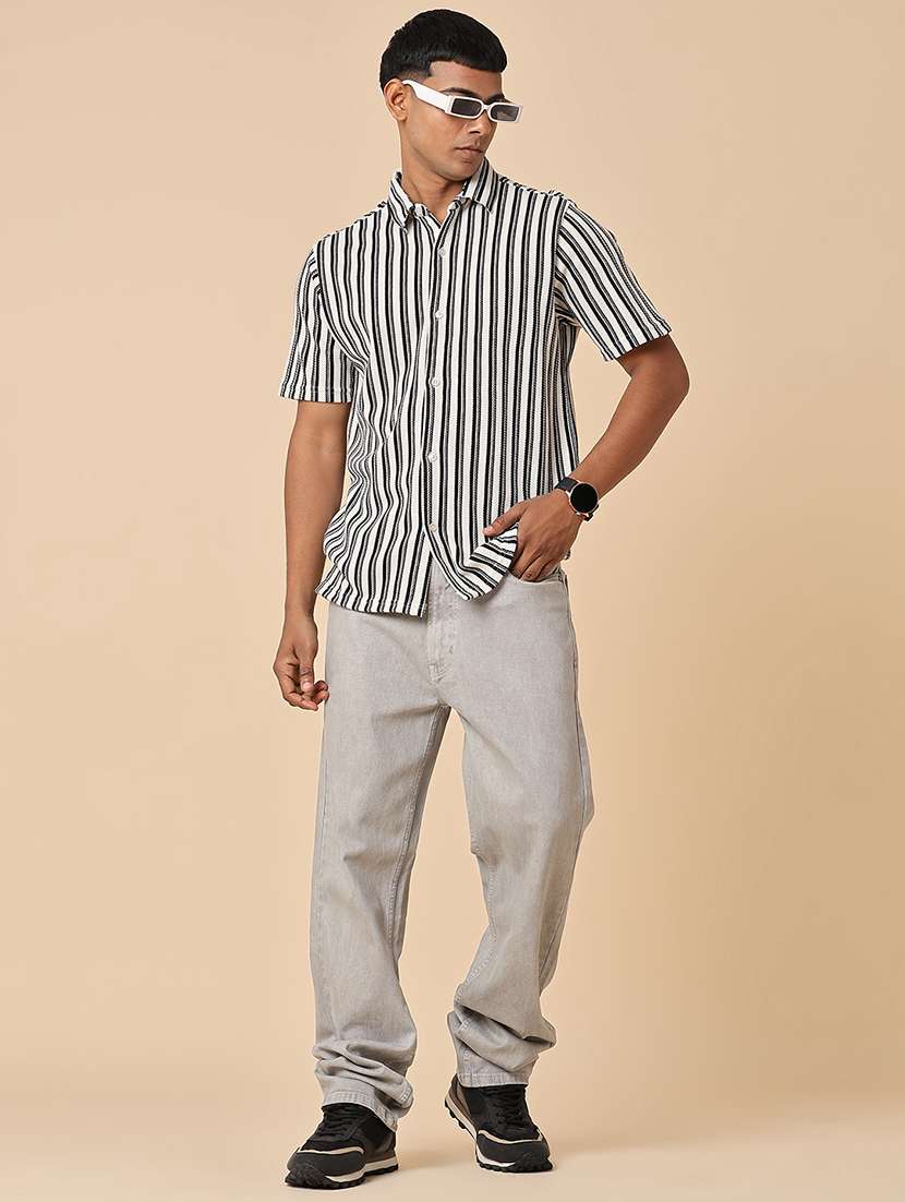 men plain mid rise full length relaxed fit jeans - 22276240 -  Standard Image - 5