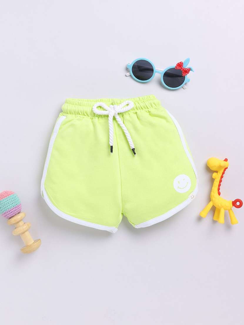 girls solid mid rise shorts