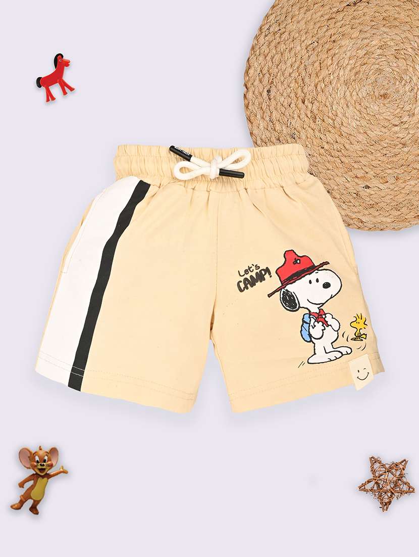 boys printed mid rise shorts