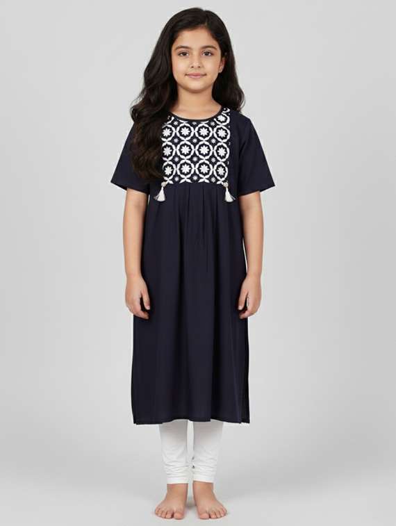 women embroidered short sleeve a-line kurta