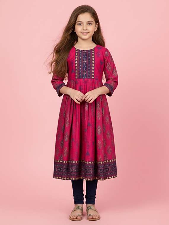 women printed three quarter sleeve kurta