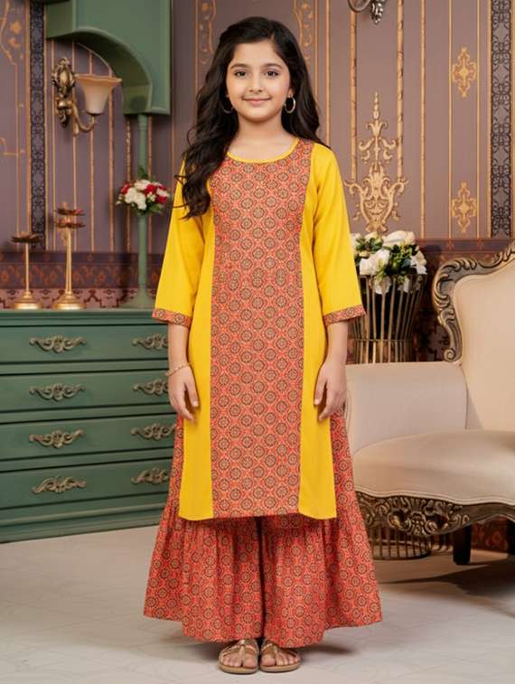 women three quarter sleeve kurta