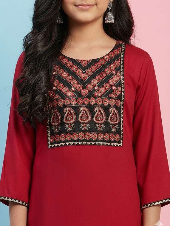 women three quarter sleeve kurta - 22278379 -  Standard Image - 3