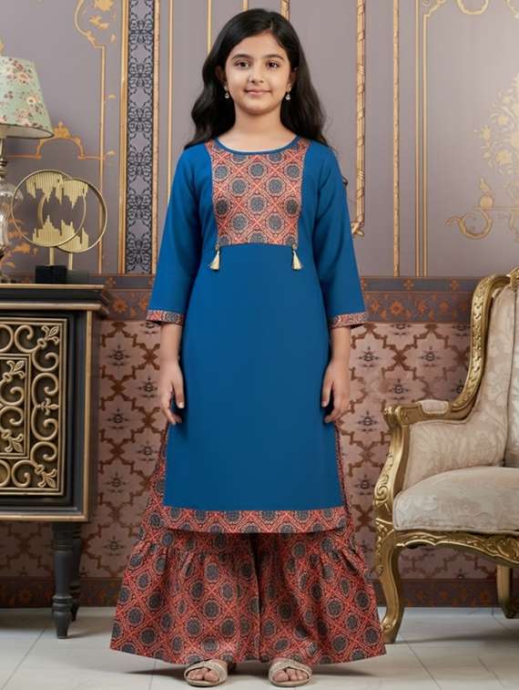 women three quarter sleeve kurta