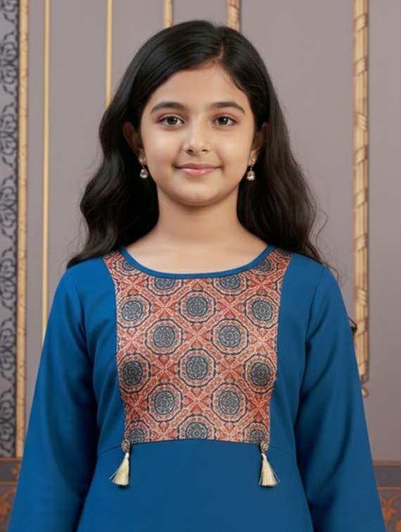 women three quarter sleeve kurta - 22278384 -  Standard Image - 3