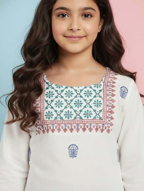 girls three quarter sleeve straight kurta - 22278391 -  Standard Image - 3