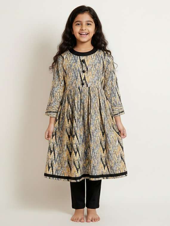 girls three quarter sleeve flared kurta