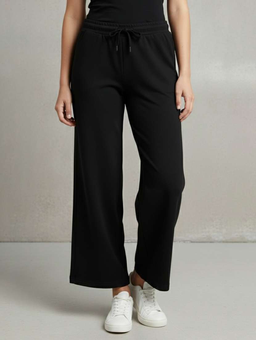 women solid mid rise track pant
