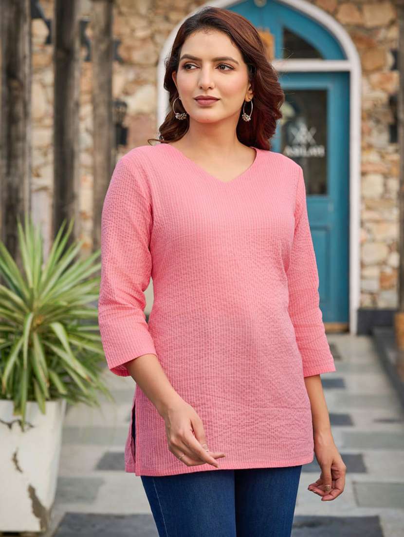 women self design three quarter sleeve straight kurti