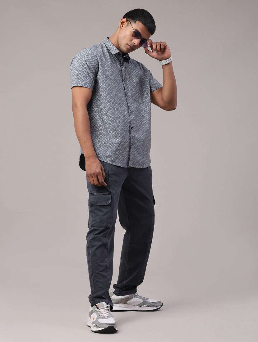 men solid mid rise regular fit cargo  - 22278965 -  Standard Image - 5