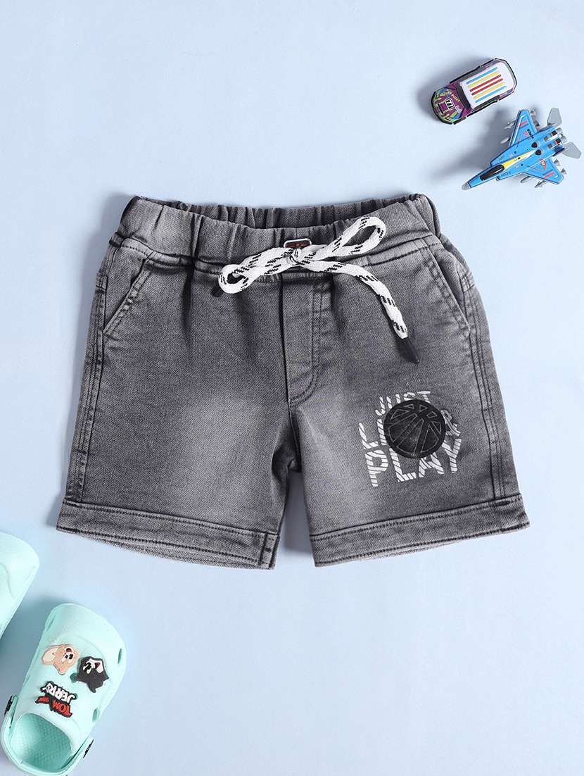 grey cotton shorts and threefourth