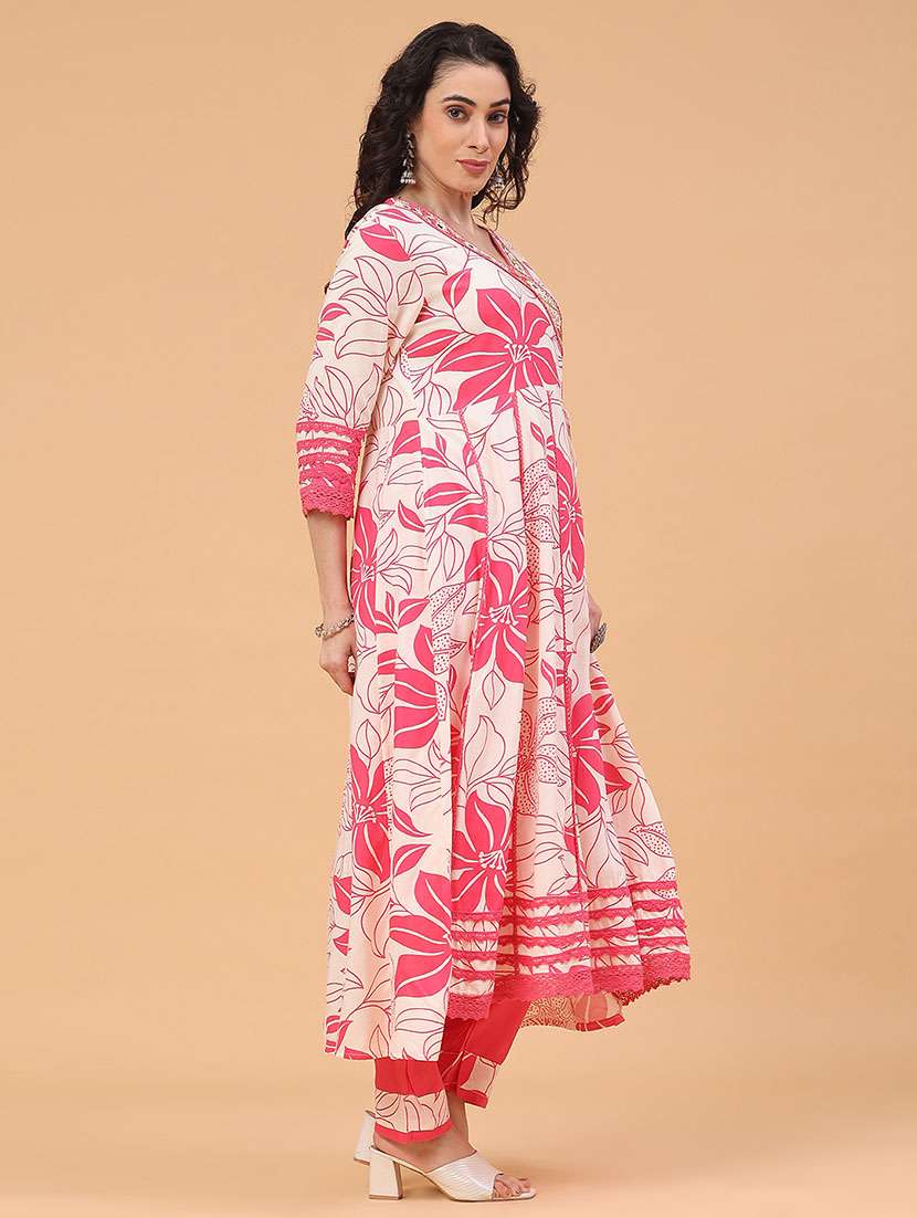 women floral three quarter sleeve kurta pant with dupatta set - 22279011 -  Standard Image - 3